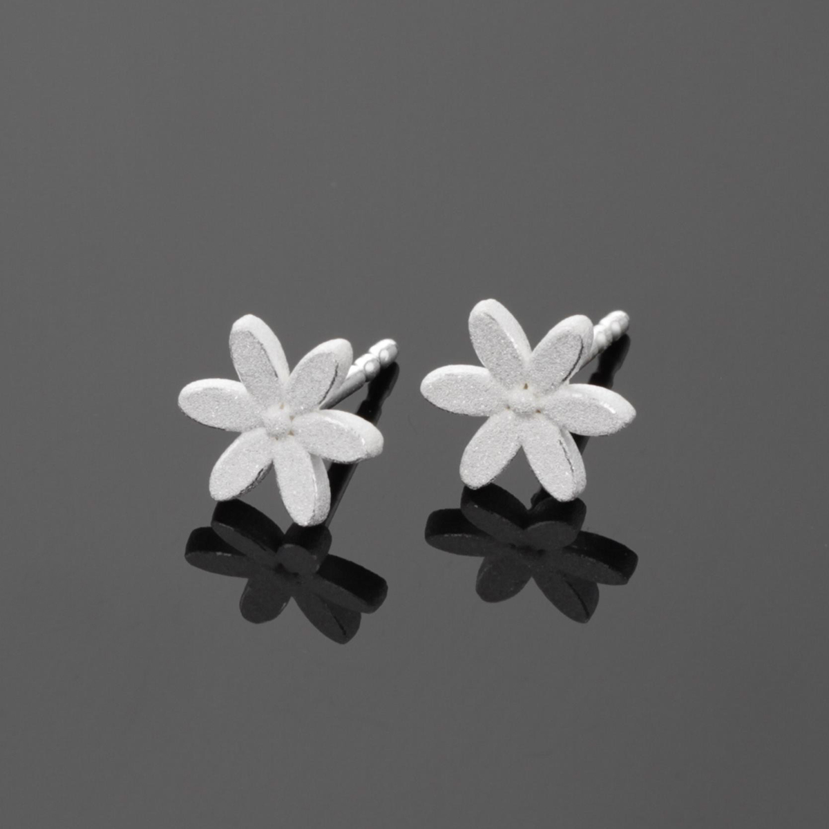 Small flower earrings Mauritius