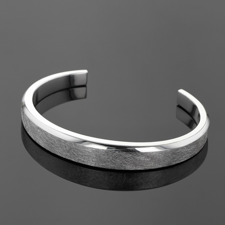 Solid sterling silver men's bangle zea design