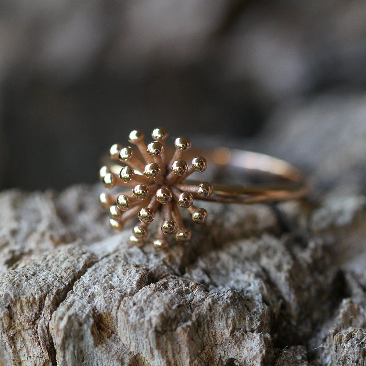 Dandelion ring in rose gold