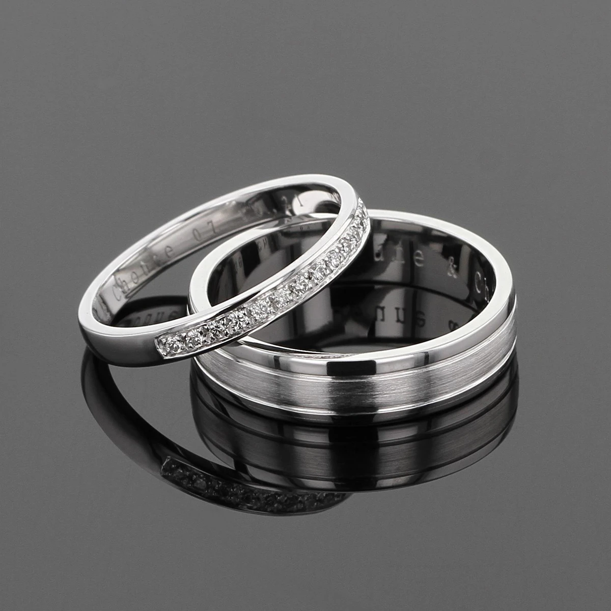 Wedding rings in white gold with diamonds