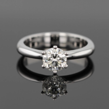 Solitaire engagement ring Mauritius