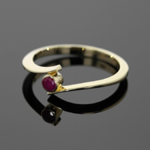 9ct gold ring with Ruby
