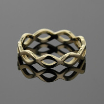 9ct yellow gold ring