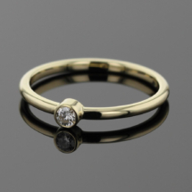 9ct gold &amp; diamond ring