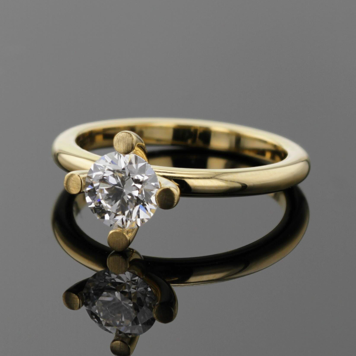 1ct lab diamond engagement ring in 18ct yellow gold.