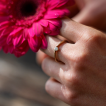 9ct gold ring with lab grown diamond