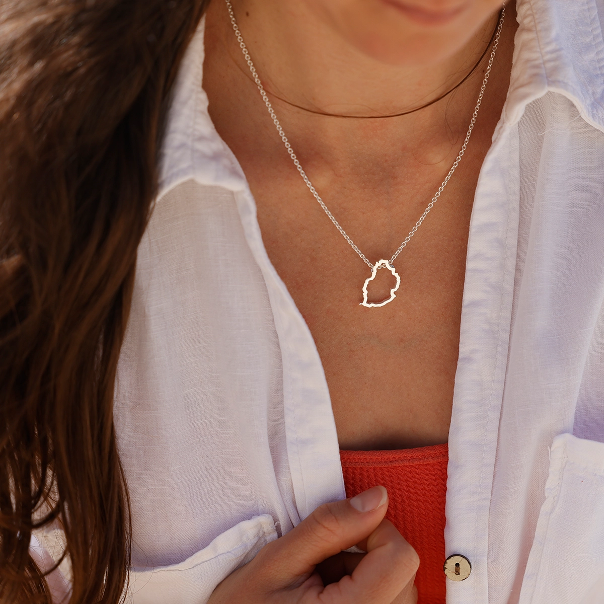 Mauritius map outline pendant in polished silver